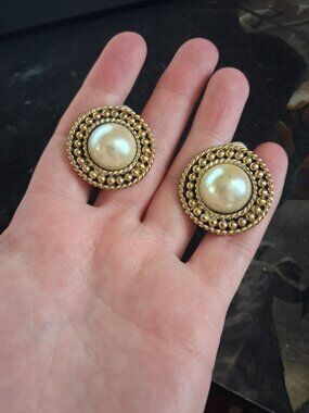 Vintage Les Bernard clip on earrings